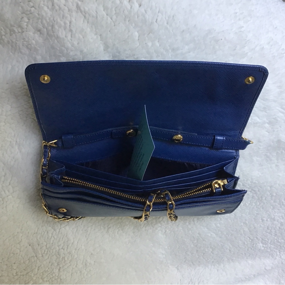 Prada Navy Leather Clutch with Gold Chain - Picture 6 of 9